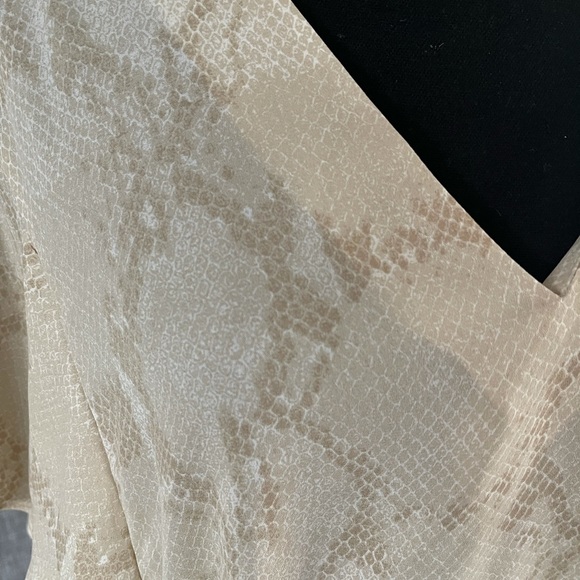 Banana Republic Snakeskin Print Blouse XL - Picture 3 of 5